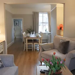  Holiday home Luxury Living Outside The Walls - Sleeps Six! United Kingdom