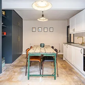  Apartment Stunning Basement Flat In Central Location United Kingdom